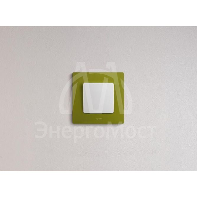 Механизм выключателя 1-кл. СП Etika 10А IP20 250В 10AX безвинт. зажимы бел. Leg 672201