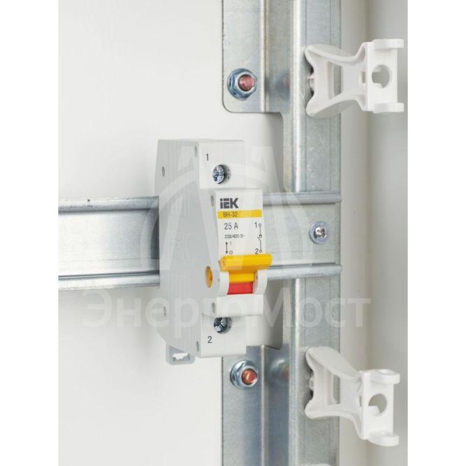 Выключатель нагрузки ВН-32 25А/1П IEK MNV10-1-025