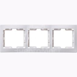 Рамка 3-м Кварта РГ-3-КБ горизонт. бел. GENERICA EMK30-K01-DM