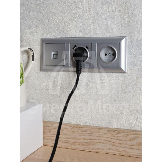 Рамка 3-м BRITE РУ-3-Бр алюм./алюм. IEK BR-M32-12-K47