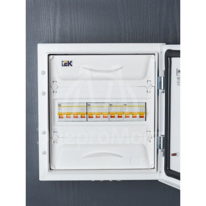 Выключатель нагрузки ВН-32 100А/3П IEK MNV10-3-100