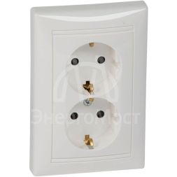 Розетка 2-м СП Valena защ. шторки в сборе с заземл. бел. Leg 774427