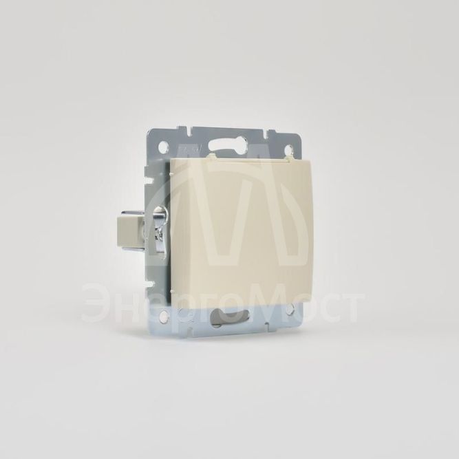 Механизм розетки 1-м СП KARINA с защ. крышкой термопласт с заземл. крем LEZARD 707-0388-123B