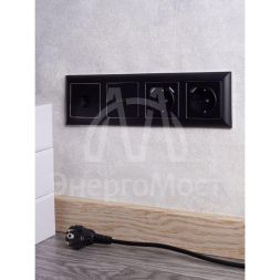 Рамка 4-м BRITE РУ-4-Бр хром/черн. IEK BR-M42-12-2-K23