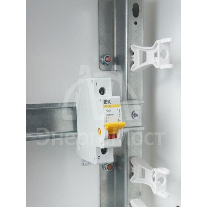 Выключатель нагрузки ВН-32 20А/1П IEK MNV10-1-020