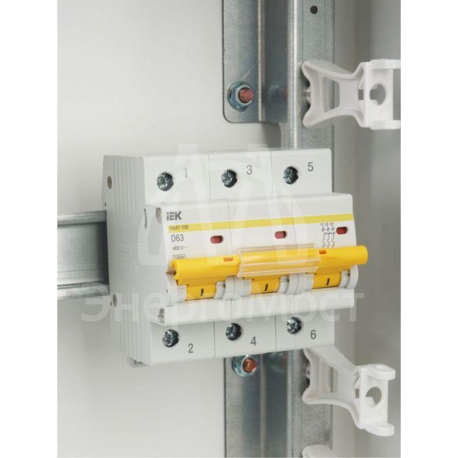 Выключатель автоматический модульный 3п D 63А 10кА ВА47-100 IEK MVA40-3-063-D