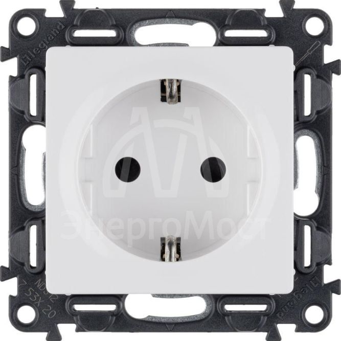 Механизм розетки 1-м СП Valena Life 16А IP20 250В 2К+З с лиц. панелью защ. шторки безвинт. зажимы бел. Leg 753420