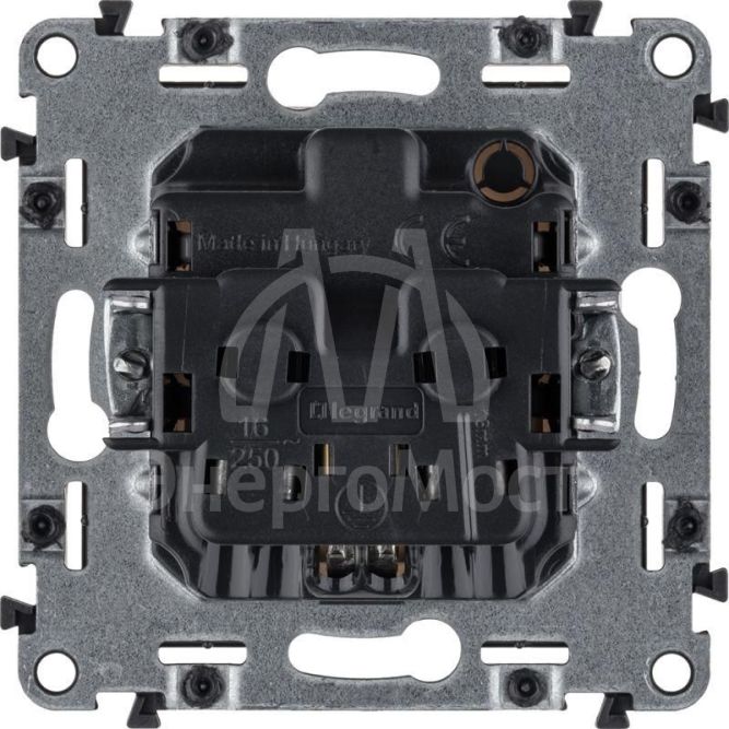 Механизм розетки 1-м СП Valena Life 16А IP20 250В 2К+З с лиц. панелью защ. шторки безвинт. зажимы бел. Leg 753420