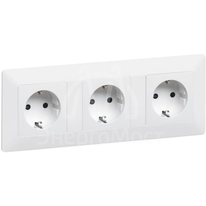 Механизм розетки 1-м СП Valena Life 16А IP20 250В 2К+З с лиц. панелью защ. шторки безвинт. зажимы бел. Leg 753420