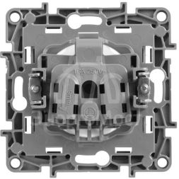 Механизм розетки 1-м СП Etika 2К 16А защ. шторки без заземл. винт. зажимы алюм. Leg 672434