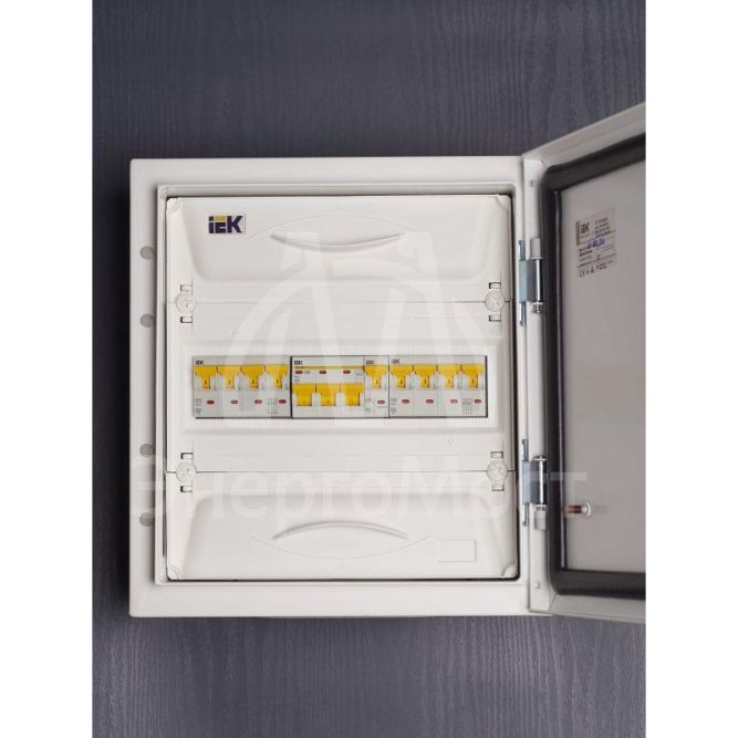 Выключатель автоматический модульный 3п C 63А 4.5кА ВА47-29 IEK MVA20-3-063-C