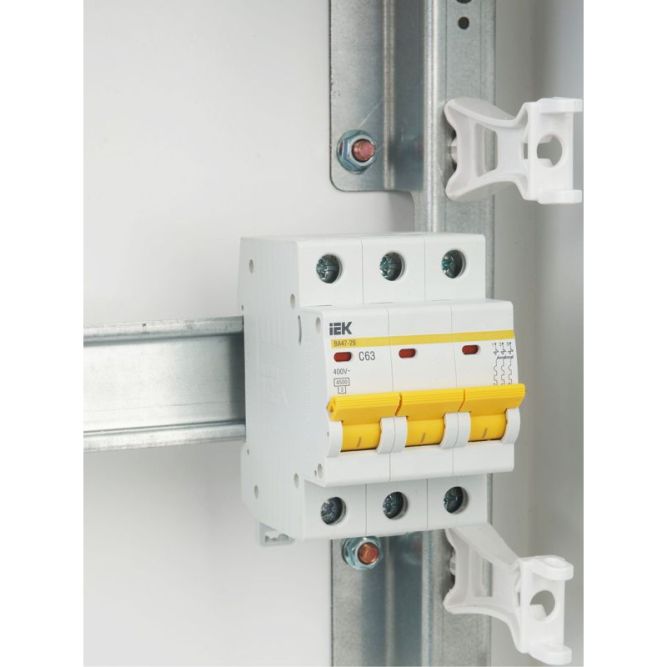 Выключатель автоматический модульный 3п C 63А 4.5кА ВА47-29 IEK MVA20-3-063-C