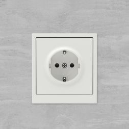 Розетка силовая KANT 2P+E защ. шторки бел. песок DKC 7010003