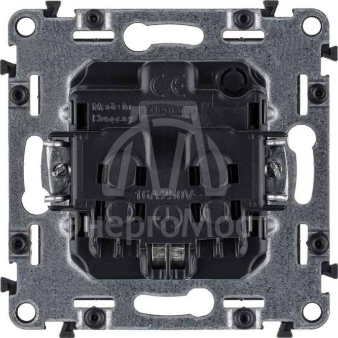 Механизм розетки 1-м СП Valena Life 16А IP20 250В 2К+З с лиц. панелью защ. шторки винт. зажимы сл. кость Leg 753524