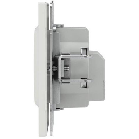 Розетка силовая KANT 2P+E без шторки бел. песок DKC 7010033