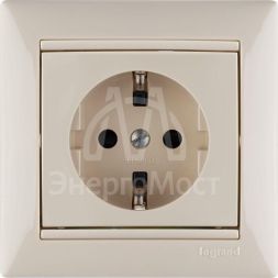 Механизм розетки 1-м СП Valena защ. шторки с заземл. сл. кость Leg 774321