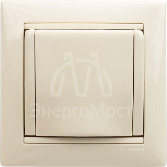 Механизм розетки 1-м СП Valena с защ. крышкой защ. шторки с заземл. сл. кость Leg 774322