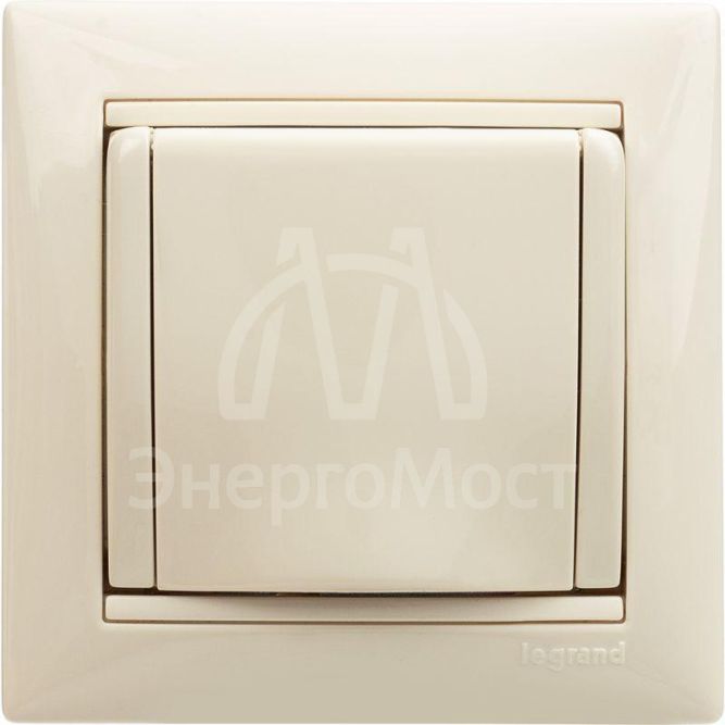 Механизм розетки 1-м СП Valena с защ. крышкой защ. шторки с заземл. сл. кость Leg 774322