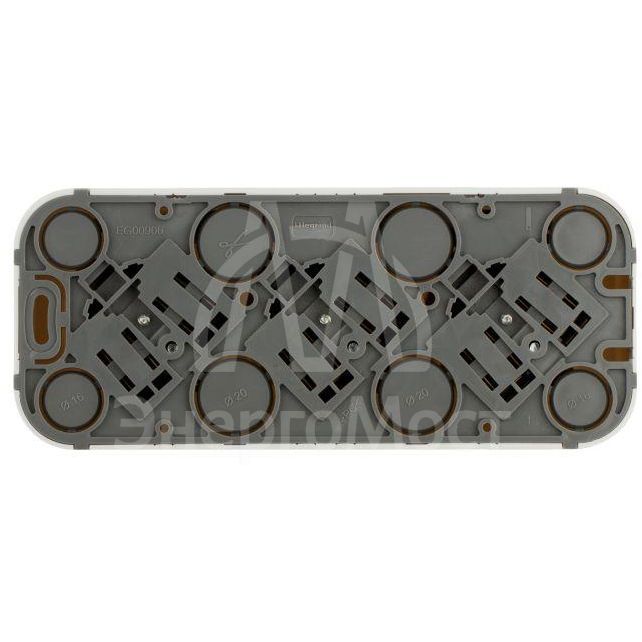 Розетка 3-м ОП Quteo 16А IP20 250В 3х2P+E с заземл. защ. шторки бел. Leg 782238