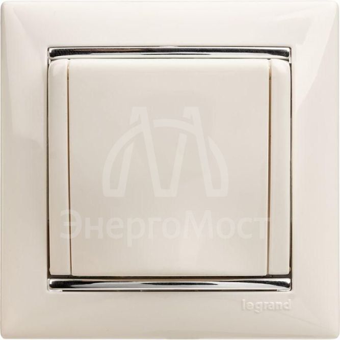 Механизм розетки 1-м СП Valena с защ. крышкой защ. шторки с заземл. бел. Leg 774422