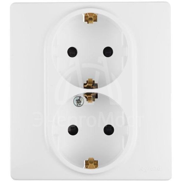 Розетка 2-м СП Etika 2К+З 16А защ. шторки с заземл. безвинт. зажимы в сборе бел. Leg 672233