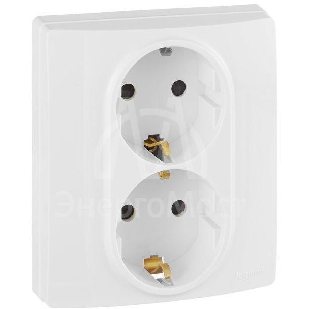 Розетка 2-м СП Etika 2К+З 16А защ. шторки с заземл. безвинт. зажимы в сборе бел. Leg 672233