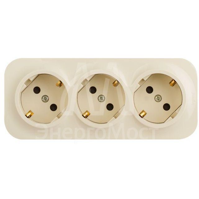 Розетка 3-м ОП Quteo 16А IP20 250В 3х2P+E с заземл. защ. шторки сл. кость Leg 782268