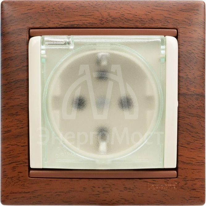 Механизм розетки 1-м СП Valena защ. шторки с защ. крышкой нем. станд. IP44 сл. кость Leg 774120