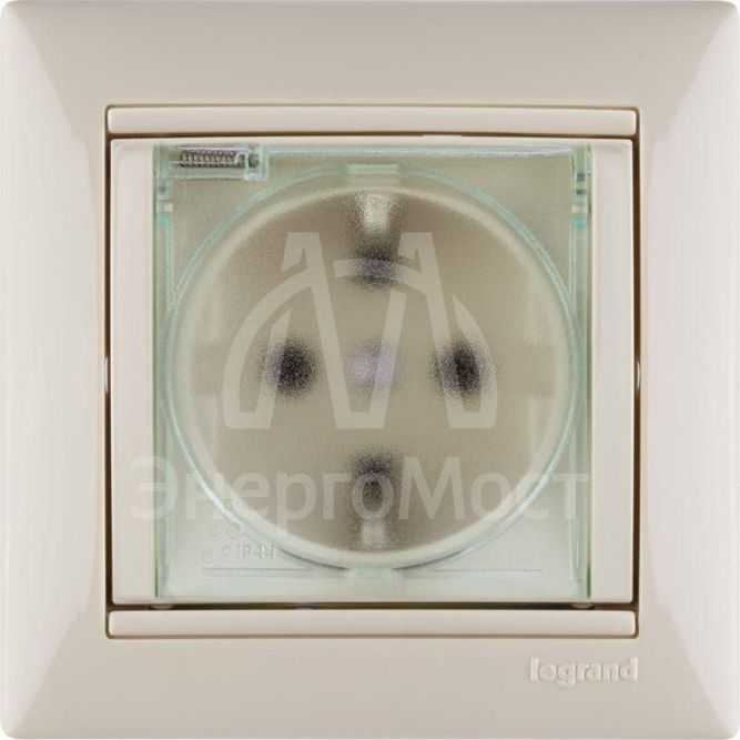 Механизм розетки 1-м СП Valena защ. шторки с защ. крышкой нем. станд. IP44 сл. кость Leg 774120