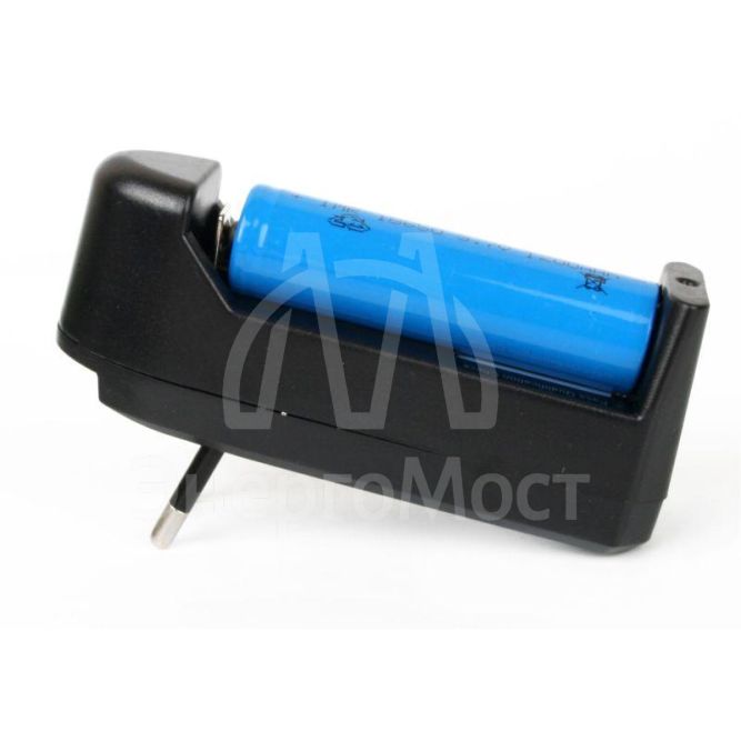 Фонарь E142 (аккум. 220В CREE 3Вт пласт. бокс; черн.) Ultraflash 12187