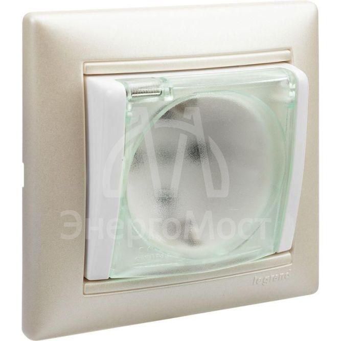 Механизм розетки 1-м СП Valena 2К+3 IP44 с защ. крышкой защ. шторки с заземл. нем. станд. бел. Leg 774220