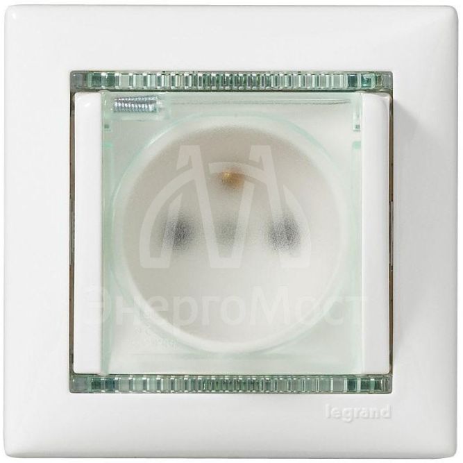 Механизм розетки 1-м СП Valena 2К+3 IP44 с защ. крышкой защ. шторки с заземл. нем. станд. бел. Leg 774220