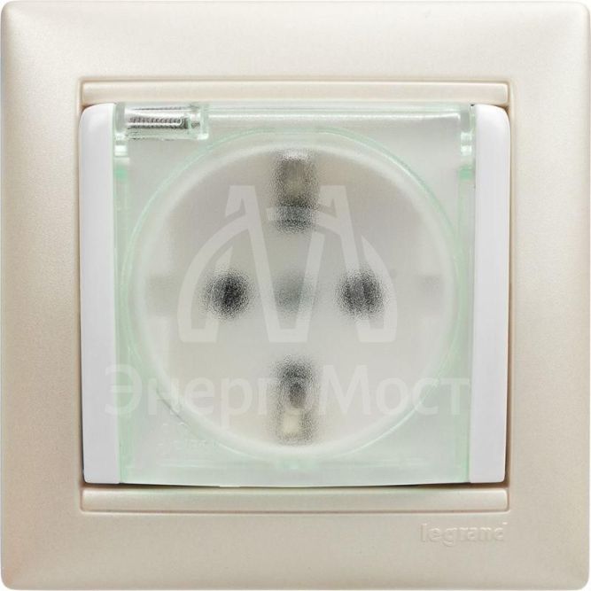 Механизм розетки 1-м СП Valena 2К+3 IP44 с защ. крышкой защ. шторки с заземл. нем. станд. бел. Leg 774220