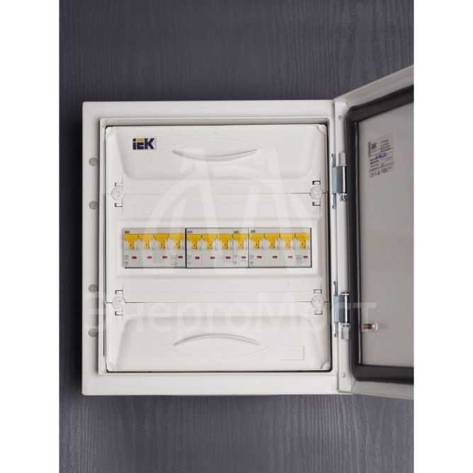 Выключатель автоматический модульный 3п C 32А 6кА ВА47-60M IEK MVA31-3-032-C