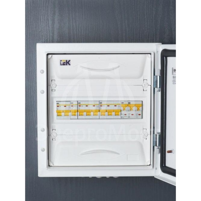 Выключатель автоматический модульный 3п D 16А 4.5кА ВА47-29 IEK MVA20-3-016-D