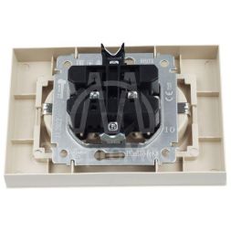 Розетка 2-м СП BRITE РСш12-3-БрКр 16А в сборе с заземл. защ. шторки беж. IEK BR-R24-16-K10-F