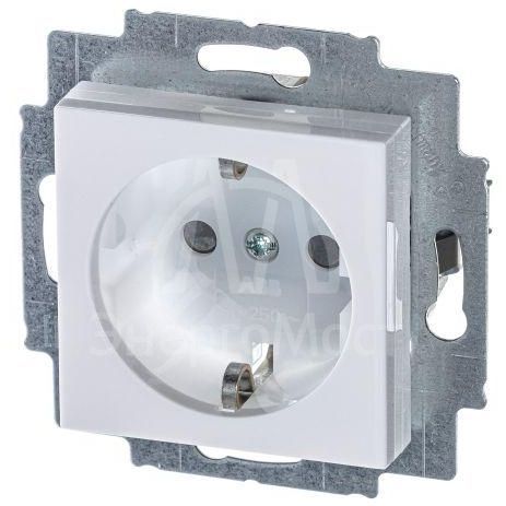 Розетка Levit с заземл. с защ. шторками 16А бел./ледяной ABB 2CHH203457A6001