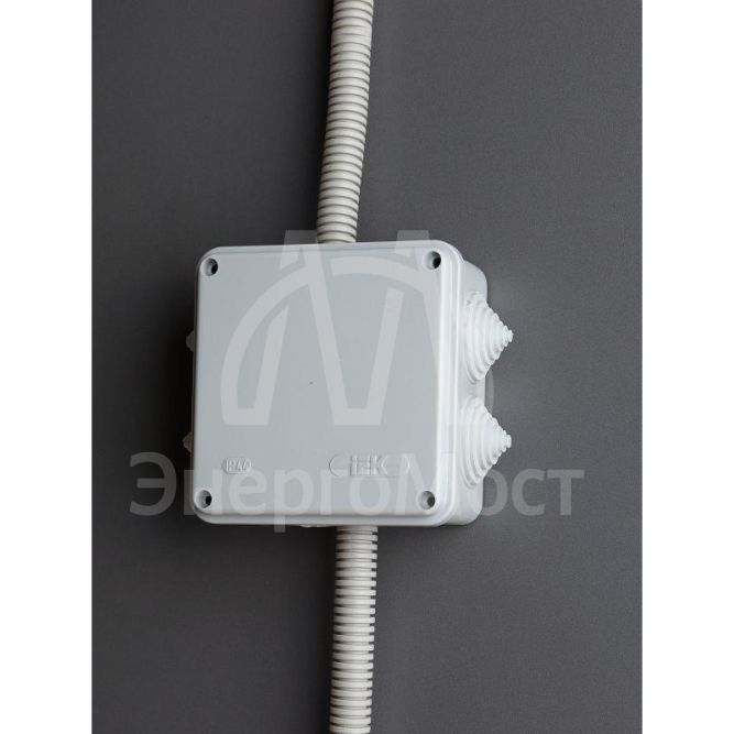 Коробка распаячная ОП 100х100х50 IP44 KM41233 (6 каб. ввод.) IEK UKO11-100-100-050-K41-44