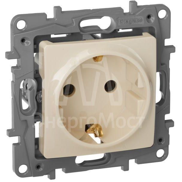 Механизм розетки 1-м СП Etika 2К+З 16А с заземл. винт. зажимы сл. кость Leg 672321