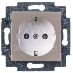 Розетка Levit с заземл. с защ. шторками 16А кофе макиато/бел. ABB 2CHH203457A6018