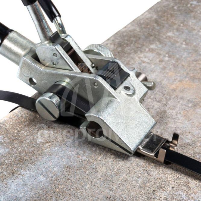 Инструмент для натяжения ленты ИНТу-20 КВТ 74030