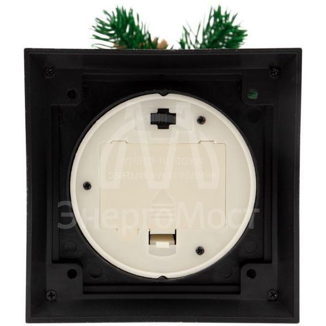 Фонарь декоративный со свечкой и шишкой черн. корпус 10.7x10.7x23.5см тепл. бел. Neon-Night 513-047