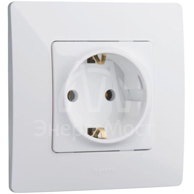 Механизм розетки 1-м СП Etika 2К+З 16А с заземл. винт. зажимы бел. Leg 672221