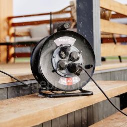 Удлинитель силовой КГ на катушке 4 гнезда с/з 40м 3х1.5кв.мм IP44 c защитными крышками метал. катушка Rexant 13-5012