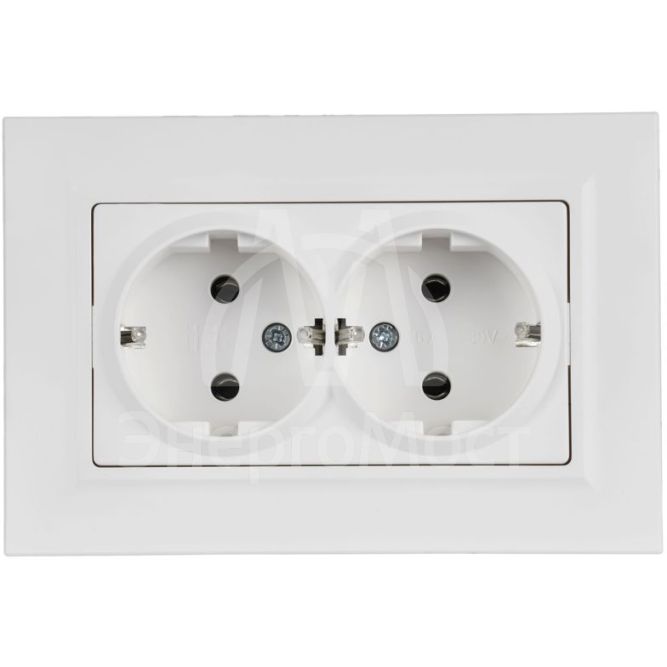 Розетка 2-м СП BRITE РСПл12-3-БрАБ 16А в сборе с заземл. без защ. шторок плоская арктич. бел. IEK BR-R27-16-K91-F