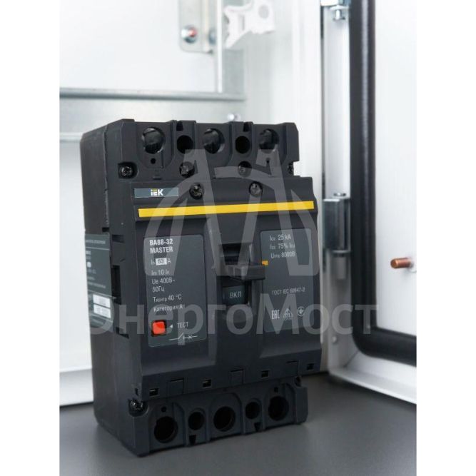 Выключатель автоматический 3п 63А 25кА ВА88-32 MASTER IEK SVA10-3-0063-02