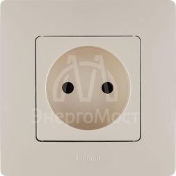 Механизм розетки 1-м СП Etika 2К 16А без заземл. винт. зажимы сл. кость Leg 672320