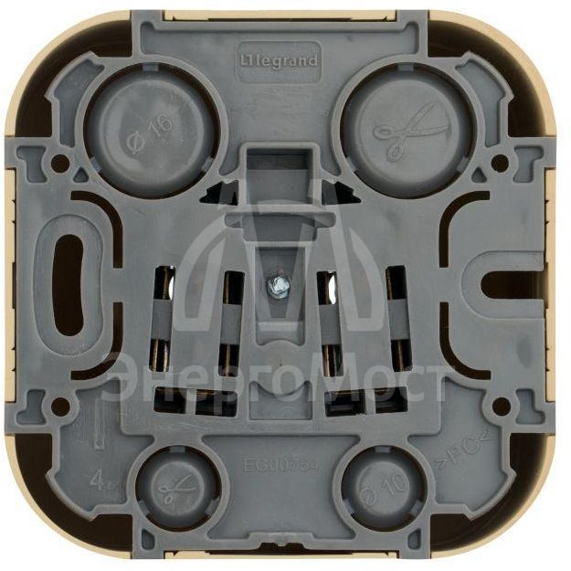 Розетка 1-м ОП Quteo 16А с заземл. дерево Leg 782271