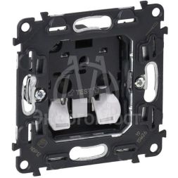 Механизм розетки 1-м СП Valena In&#039;matic 16А IP20 250В 2К защ. шторки безвинт. зажимы Leg 753016