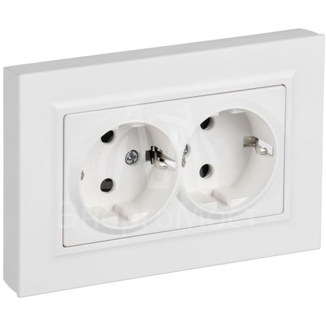 Розетка 2-м СП BRITE РСшПл12-3-БрАБ 16А в сборе с заземл. защ. шторки плоская арктич. бел. IEK BR-R28-16-K91-F